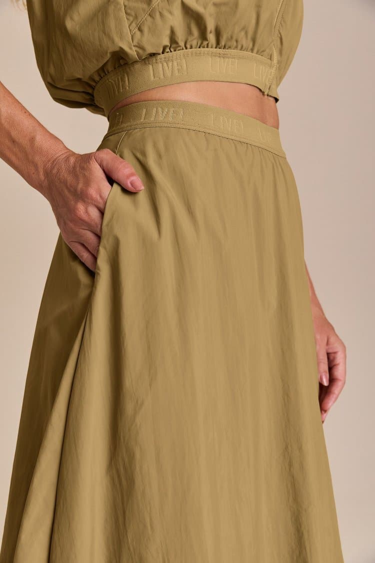 Saia Midi Balonê Nylon Net