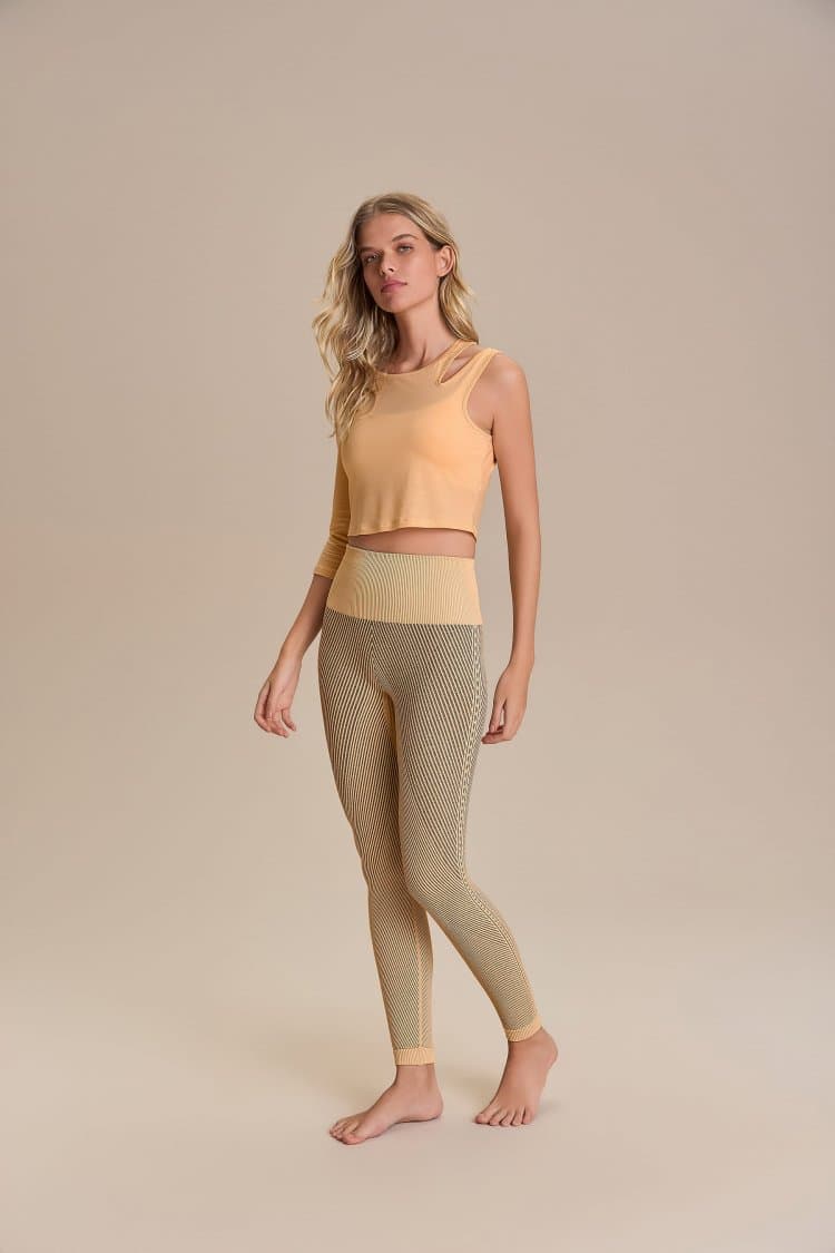 Blusa Cropped Cut Out Whisper