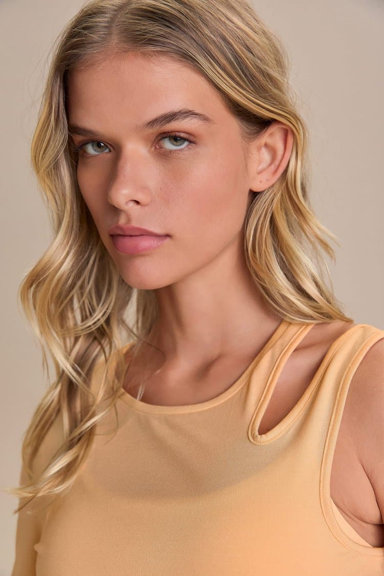 Blusa Cropped Cut Out Whisper